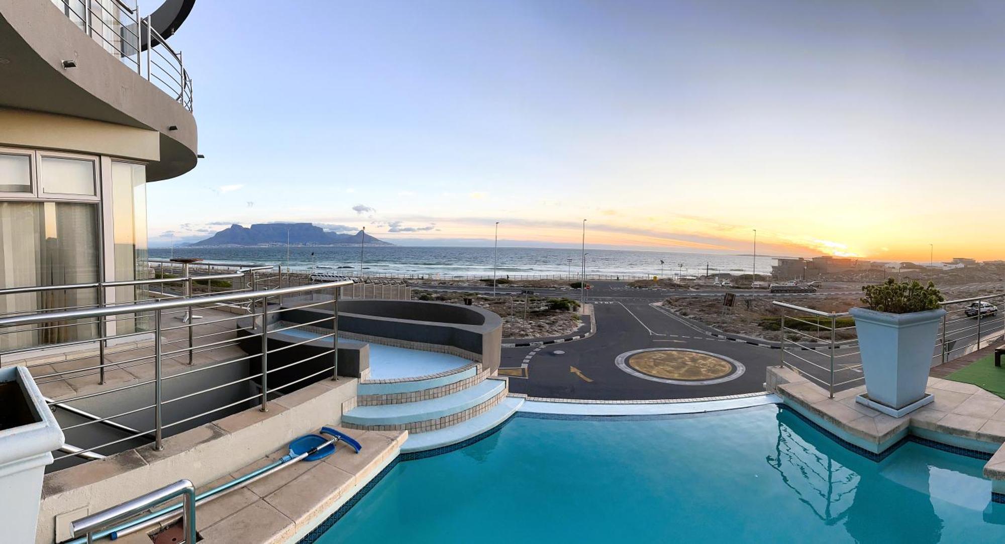 Oceansnest Guest House Bloubergstrand Exteriör bild