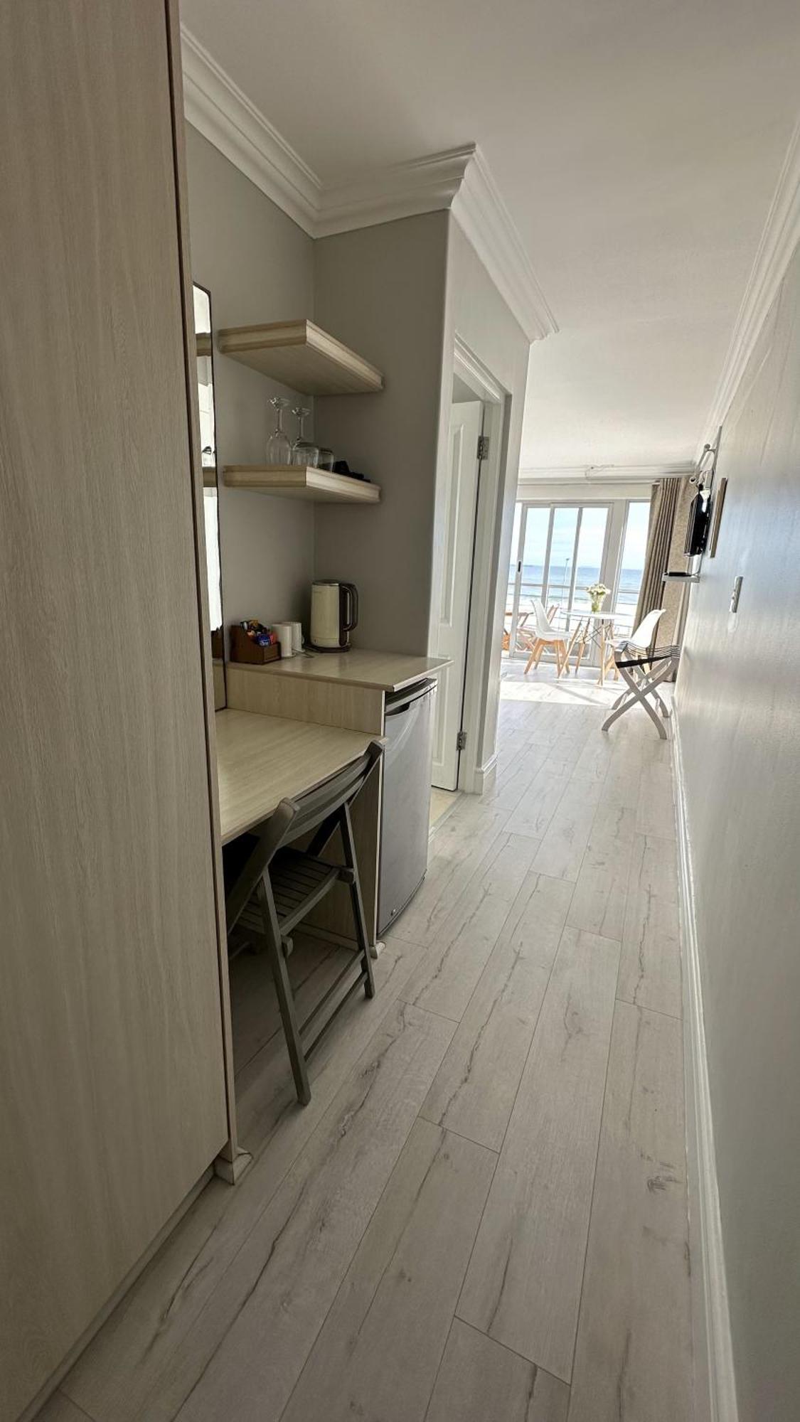 Oceansnest Guest House Bloubergstrand Exteriör bild