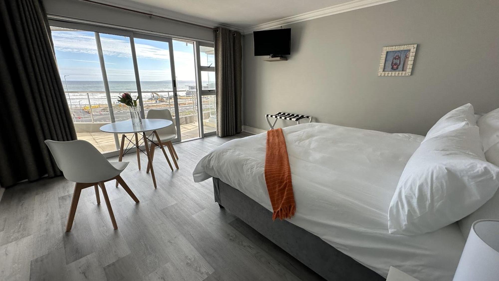 Oceansnest Guest House Bloubergstrand Exteriör bild