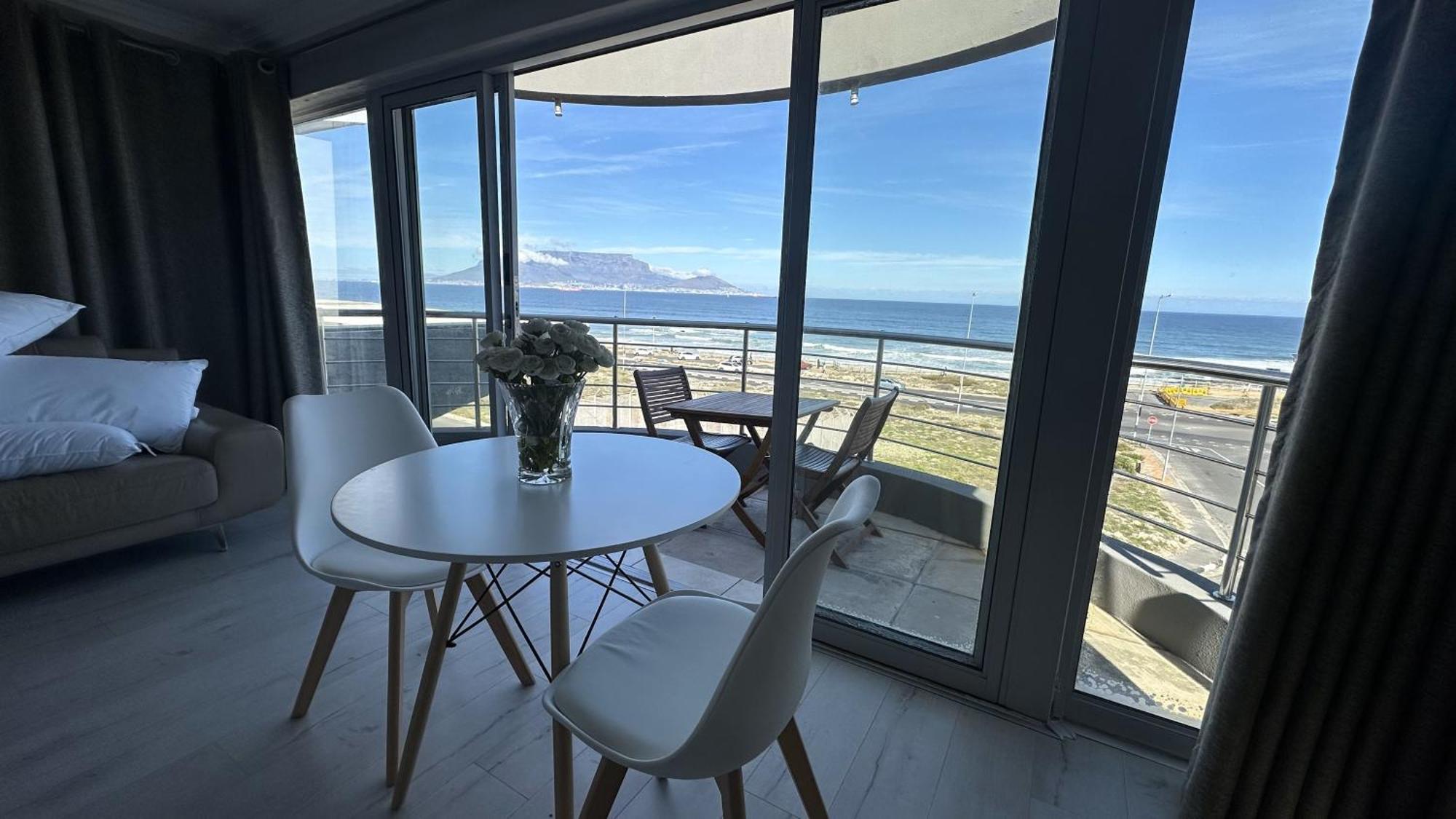 Oceansnest Guest House Bloubergstrand Exteriör bild
