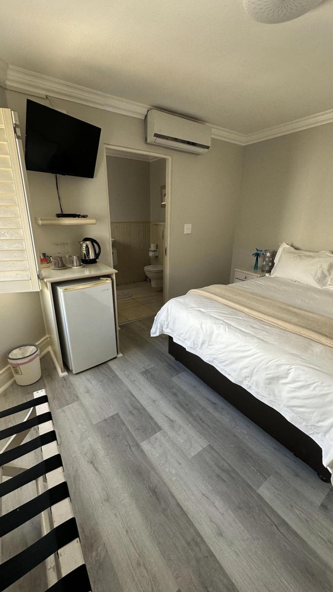 Oceansnest Guest House Bloubergstrand Exteriör bild