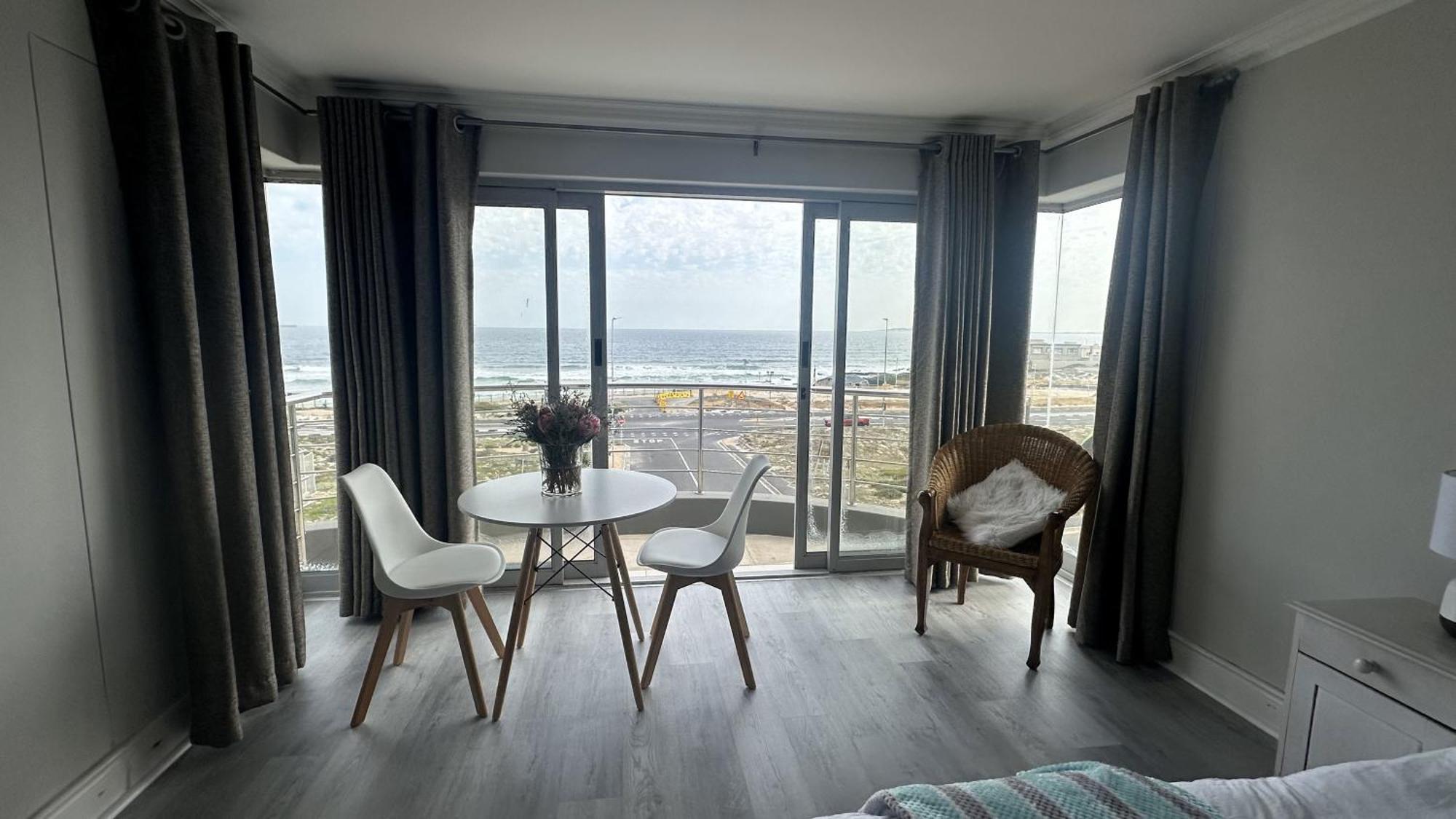 Oceansnest Guest House Bloubergstrand Exteriör bild