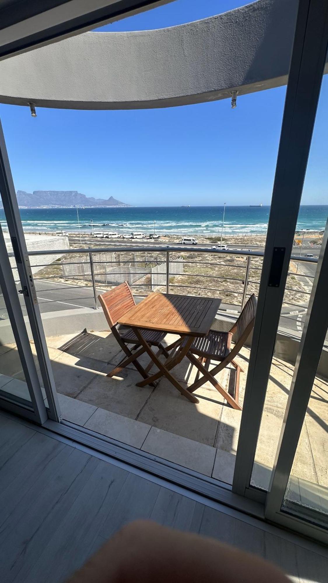 Oceansnest Guest House Bloubergstrand Exteriör bild