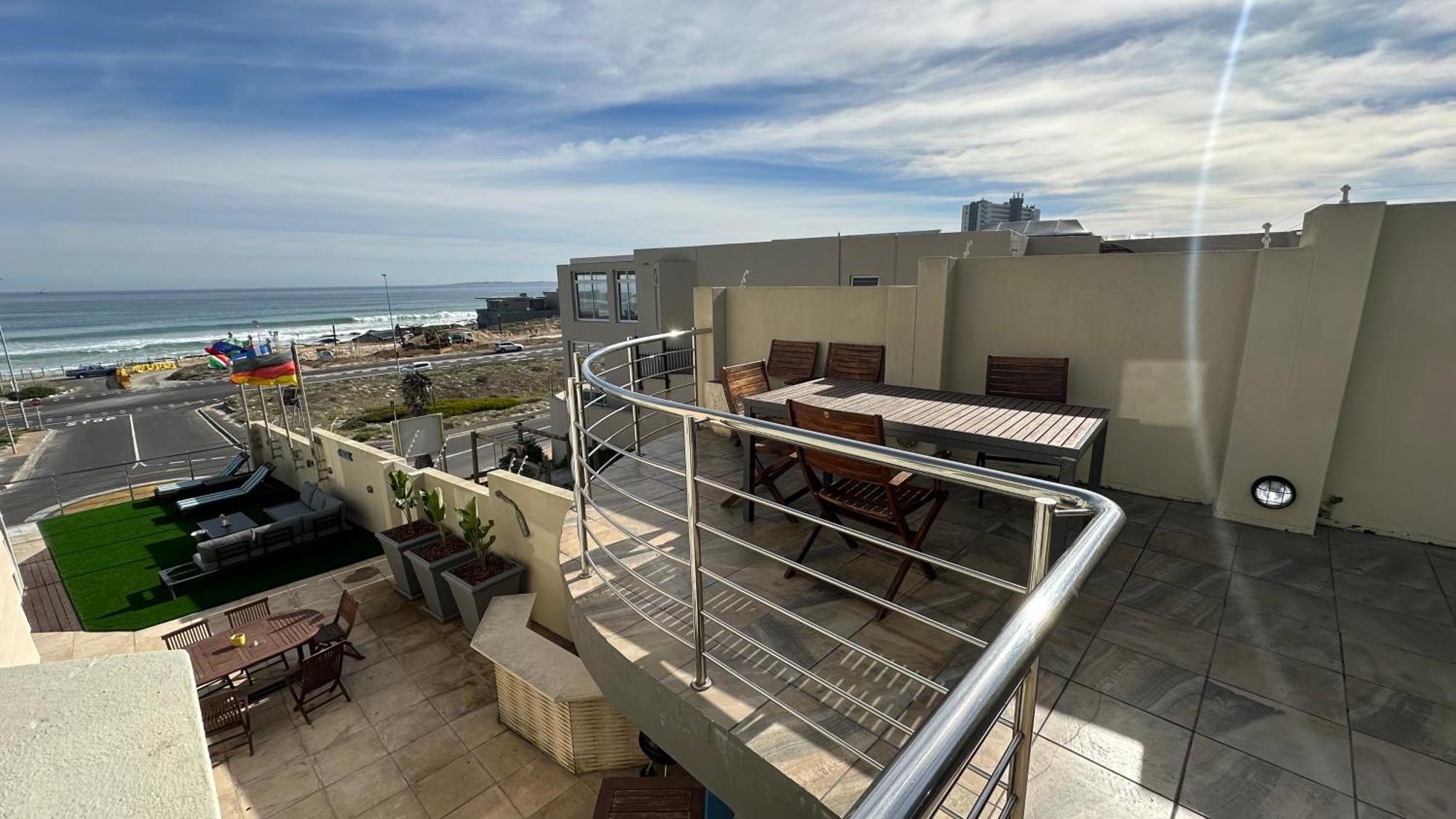 Oceansnest Guest House Bloubergstrand Exteriör bild